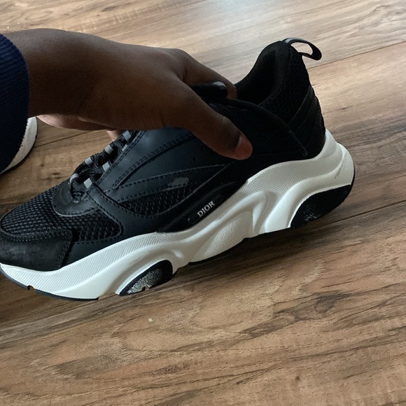 Dior B22 throw me an over starting at 100$ - Picture 2 of 3